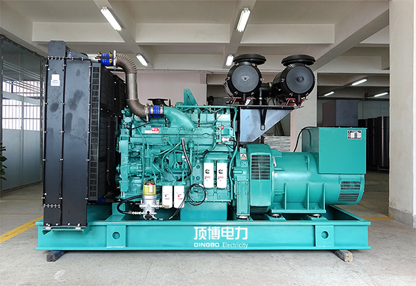 應(yīng)對(duì)突發(fā)電力中斷，頂博智能柴油發(fā)電機(jī)組為何成為備用電源的不二之選