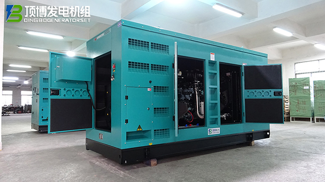 頂博柴油發(fā)電機(jī)組：企業(yè)工廠穩(wěn)定運行的堅實后盾，高效智能引領(lǐng)行業(yè)新篇章